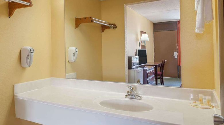 <b>Days Inn Nashville West Room</b>. Images powered by <a href="https://iceportal.shijigroup.com/" title="IcePortal" target="_blank">IcePortal</a>.