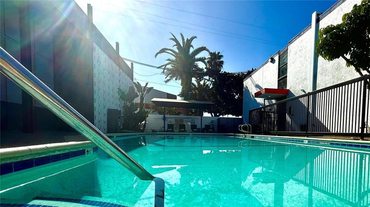 Days Inn Hotel Los Angeles LAX Pool