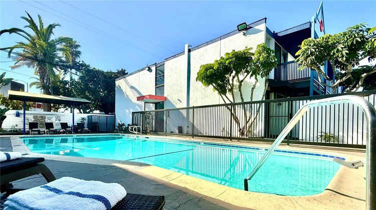 Days Inn Hotel Los Angeles LAX Pool