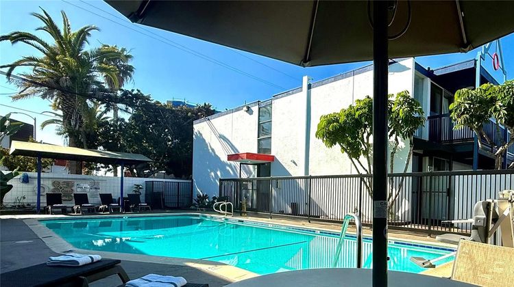 Days Inn Hotel Los Angeles LAX Pool