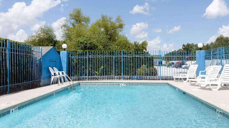 Days Inn Columbia NE Fort Jackson Pool