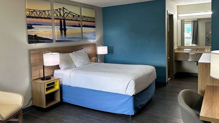 Days Inn Columbia NE Fort Jackson Room