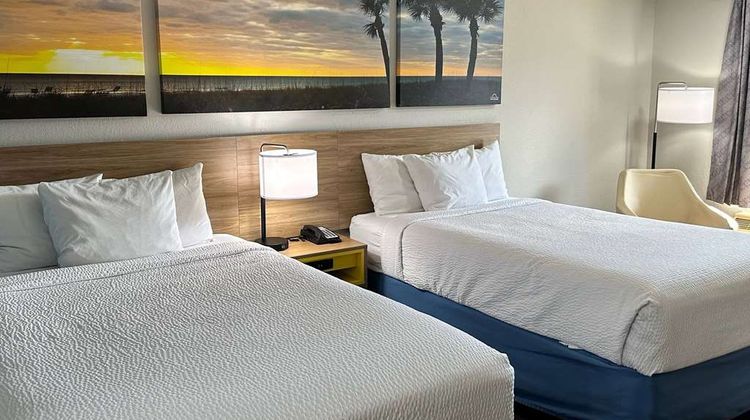 Days Inn Columbia NE Fort Jackson Room