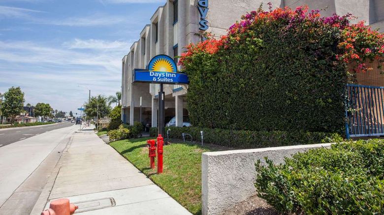 <b>Days Inn Orange Anaheim Exterior</b>. Images powered by <a href="https://iceportal.shijigroup.com/" title="IcePortal" target="_blank">IcePortal</a>.