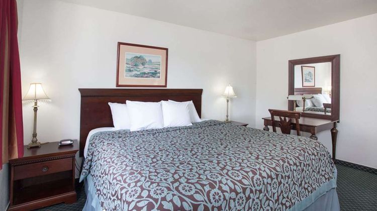 Days Inn Orange Anaheim Suite