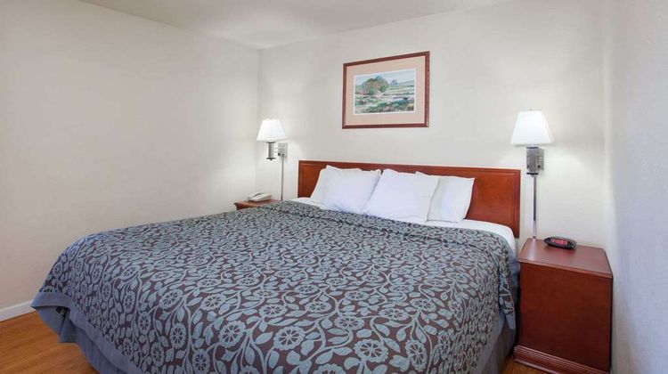 Days Inn Orange Anaheim Suite