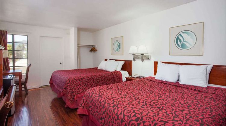 Days Inn Orange Anaheim Room