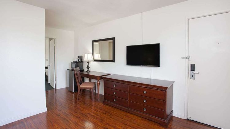 Days Inn Orange Anaheim Suite