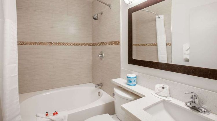 Days Inn Orange Anaheim Room