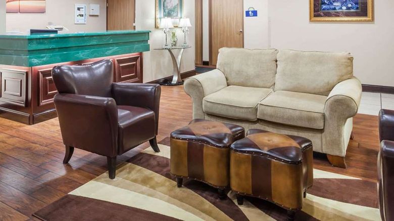 <b>Days Inn Dyersburg Lobby</b>. Images powered by <a href="https://iceportal.shijigroup.com/" title="IcePortal" target="_blank">IcePortal</a>.