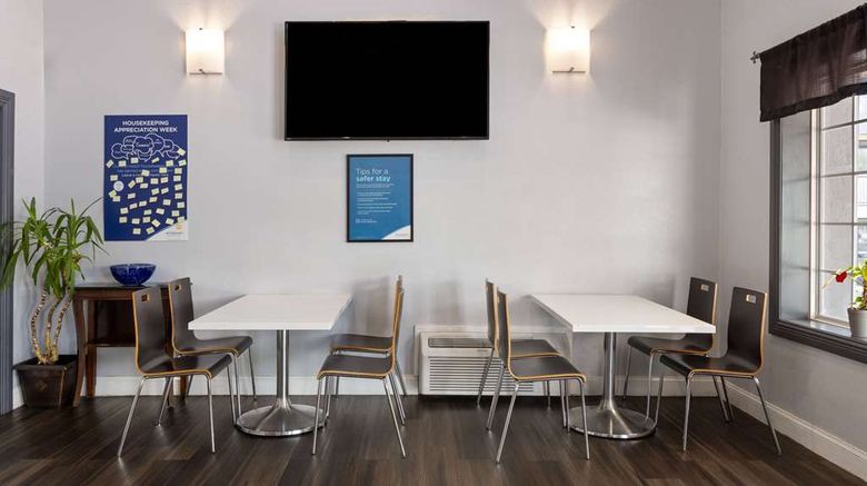 <b>Days Inn Aberdeen Lobby</b>. Images powered by <a href="https://iceportal.shijigroup.com/" title="IcePortal" target="_blank">IcePortal</a>.