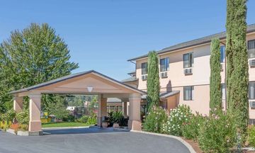 Super 8 Grants Pass