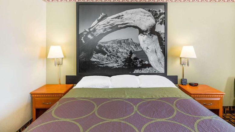 <b>Super 8 Grants Pass Room</b>. Images powered by <a href="https://iceportal.shijigroup.com/" title="IcePortal" target="_blank">IcePortal</a>.