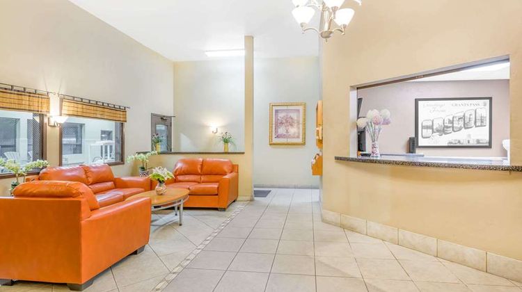 Super 8 Grants Pass Lobby