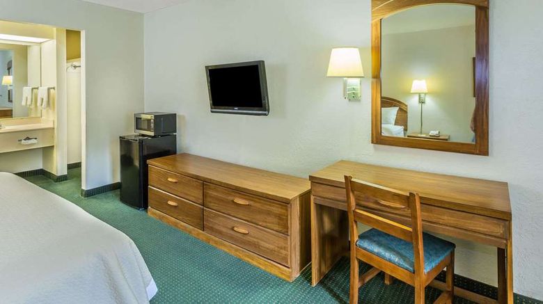 <b>Days Inn Lake Park/Valdosta Room</b>. Images powered by <a href="https://iceportal.shijigroup.com/" title="IcePortal" target="_blank">IcePortal</a>.