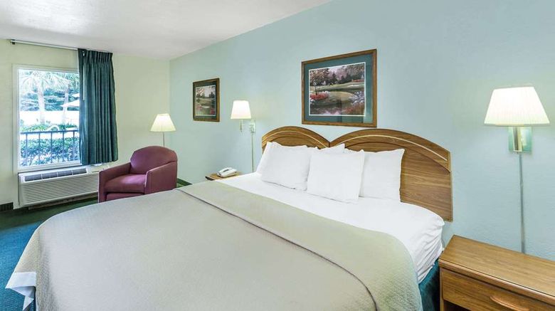<b>Days Inn Lake Park/Valdosta Room</b>. Images powered by <a href="https://iceportal.shijigroup.com/" title="IcePortal" target="_blank">IcePortal</a>.