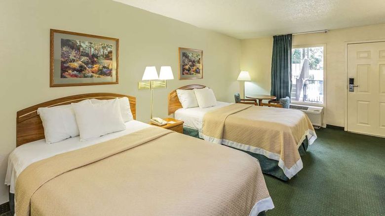 <b>Days Inn Lake Park/Valdosta Room</b>. Images powered by <a href="https://iceportal.shijigroup.com/" title="IcePortal" target="_blank">IcePortal</a>.