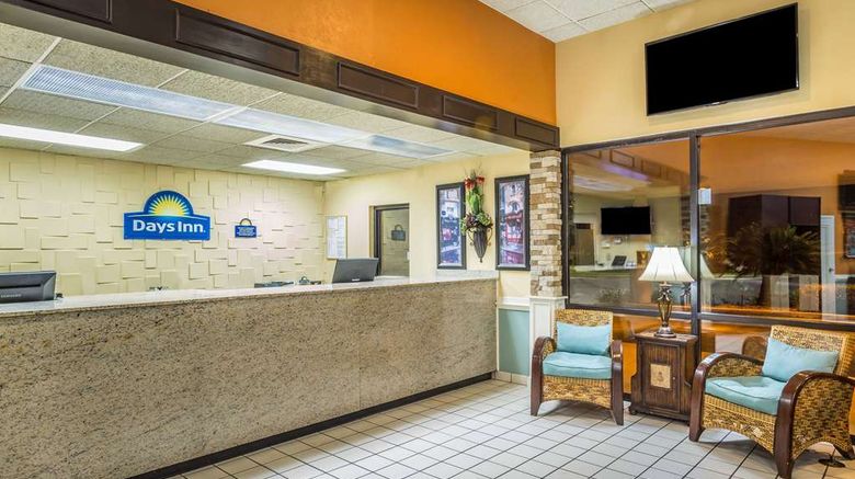 <b>Days Inn Lake Park/Valdosta Lobby</b>. Images powered by <a href="https://iceportal.shijigroup.com/" title="IcePortal" target="_blank">IcePortal</a>.