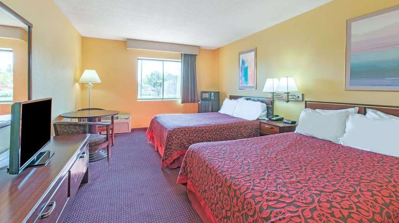 <b>Days Inn Canastota/Syracuse Room</b>. Images powered by <a href="https://iceportal.shijigroup.com/" title="IcePortal" target="_blank">IcePortal</a>.