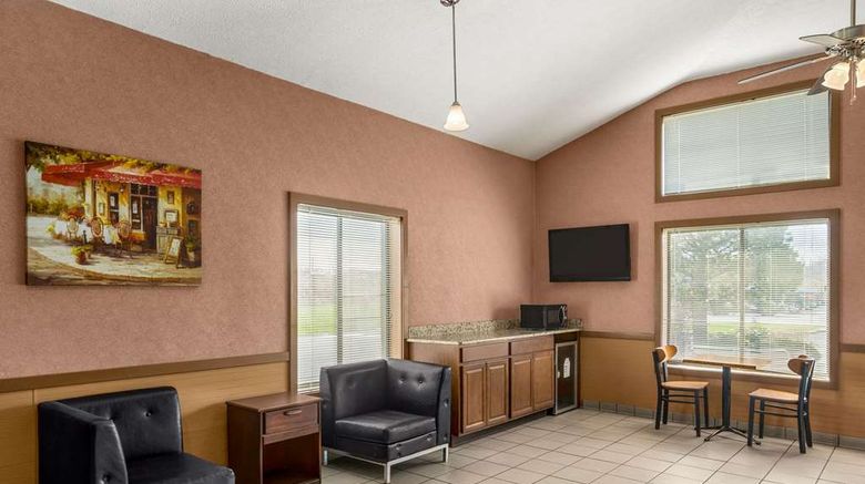 <b>Days Inn Canastota/Syracuse Lobby</b>. Images powered by <a href="https://iceportal.shijigroup.com/" title="IcePortal" target="_blank">IcePortal</a>.