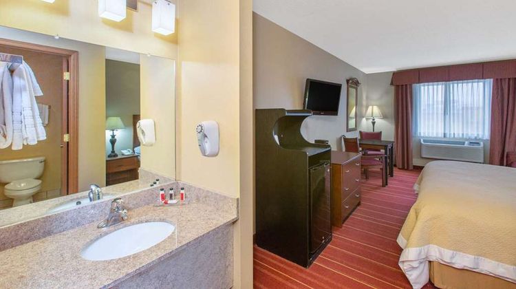 Days Inn Salina I-70 Room