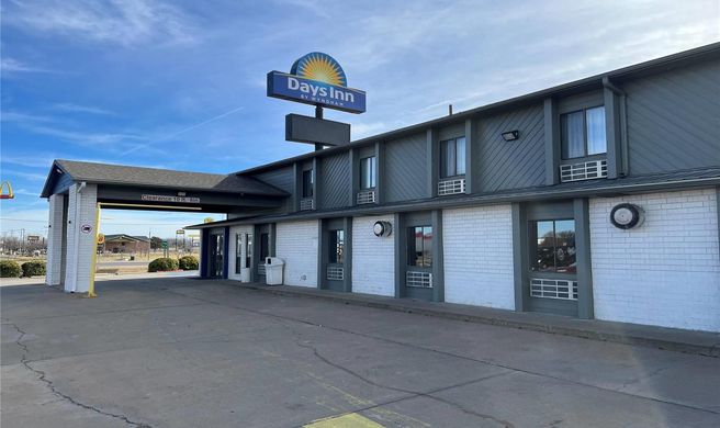 Days Inn Salina I-70 Exterior
