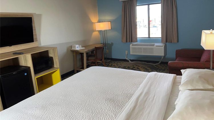 Days Inn Salina I-70 Room
