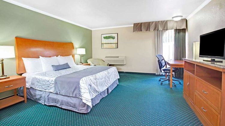 Days Inn San Jose Convention Center Room