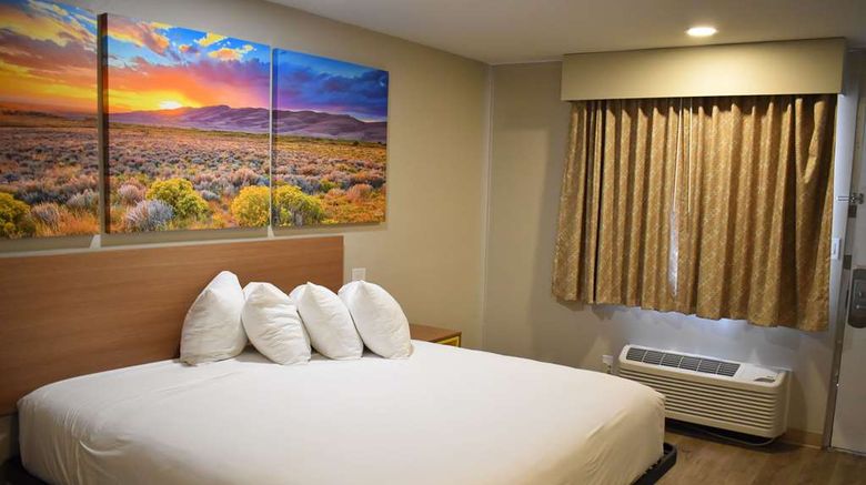 <b>Days Inn San Antonio Alamo/Riverwalk Room</b>. Images powered by <a href="https://iceportal.shijigroup.com/" title="IcePortal" target="_blank">IcePortal</a>.