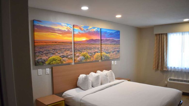 <b>Days Inn San Antonio Alamo/Riverwalk Room</b>. Images powered by <a href="https://iceportal.shijigroup.com/" title="IcePortal" target="_blank">IcePortal</a>.