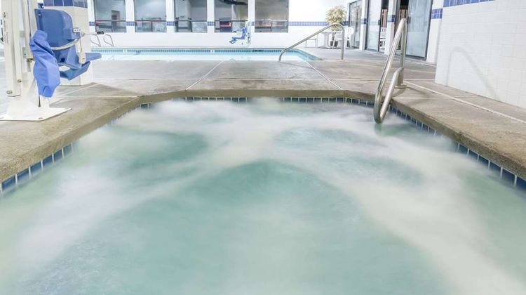 Super 8 Bend Pool