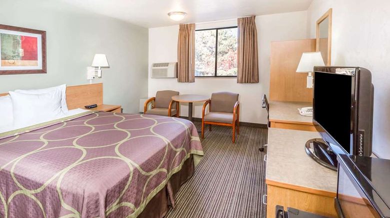<b>Super 8 Bend Room</b>. Images powered by <a href="https://iceportal.shijigroup.com/" title="IcePortal" target="_blank">IcePortal</a>.