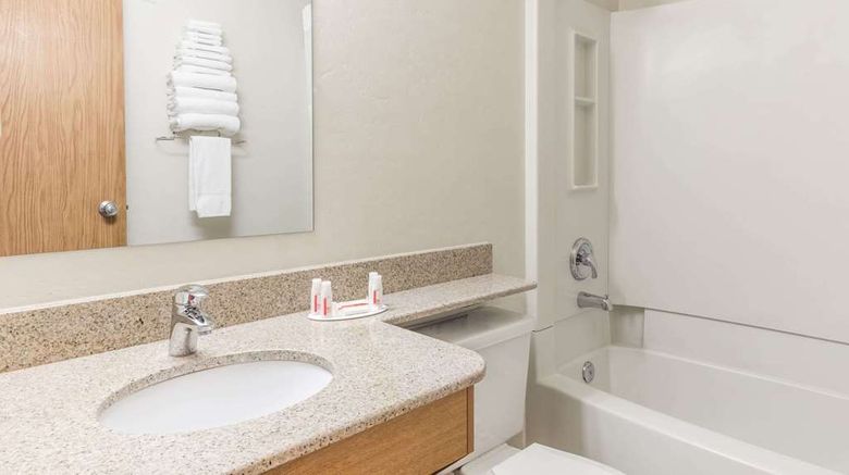 <b>Super 8 Bend Room</b>. Images powered by <a href="https://iceportal.shijigroup.com/" title="IcePortal" target="_blank">IcePortal</a>.