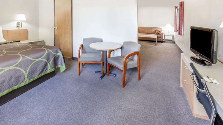 Super 8 Bend Suite