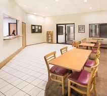 Super 8 Bend Lobby