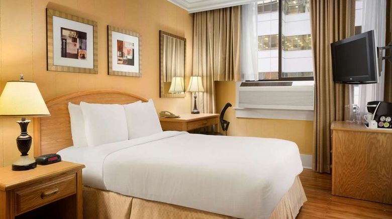 <b>Days Inn Vancouver Downtown Room</b>. Images powered by <a href="https://iceportal.shijigroup.com/" title="IcePortal" target="_blank">IcePortal</a>.