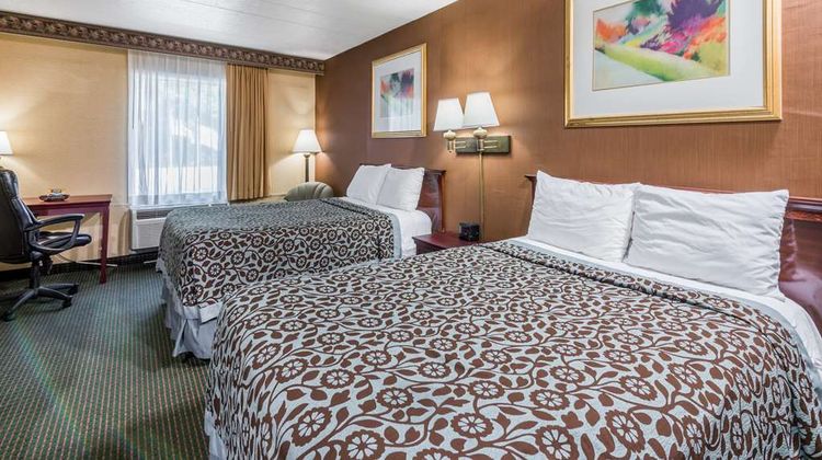 Days Inn by Wyndham Pittsburgh Room