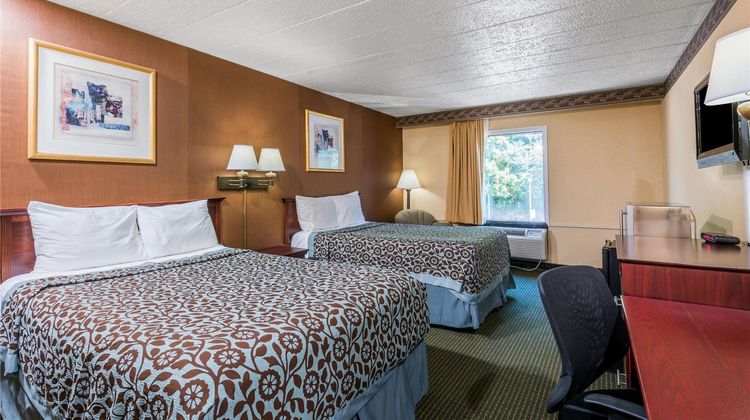 Days Inn by Wyndham Pittsburgh Room