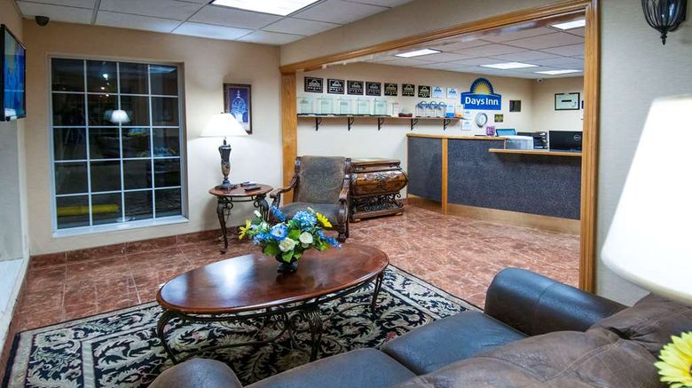 <b>Days Inn Pauls Valley Lobby</b>. Images powered by <a href="https://iceportal.shijigroup.com/" title="IcePortal" target="_blank">IcePortal</a>.