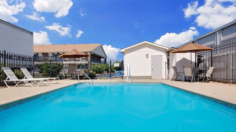 Days Inn Demopolis Pool