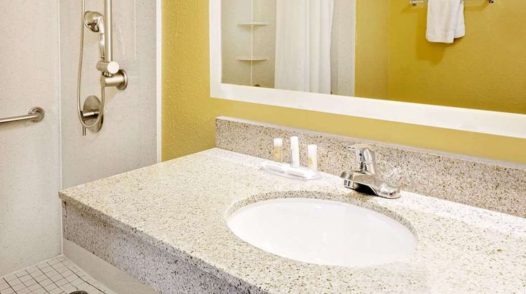 Days Inn Demopolis Room