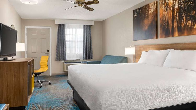 Days Inn Demopolis Room
