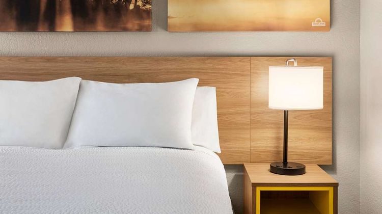Days Inn Demopolis Room
