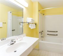 Days Inn Lamont/Monticello Room