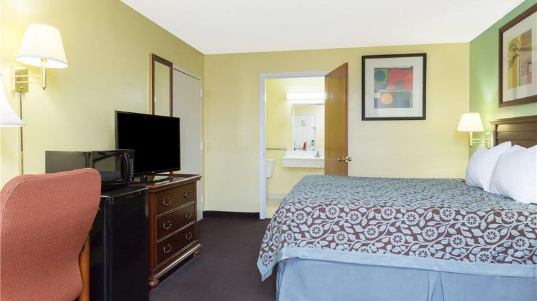 <b>Days Inn Lamont/Monticello Room</b>. Images powered by <a href="https://iceportal.shijigroup.com/" title="IcePortal" target="_blank">IcePortal</a>.