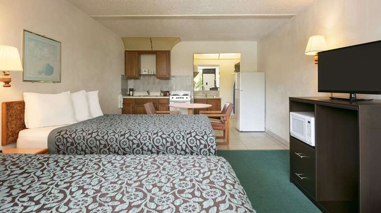 Days Inn Clearwater/Central Room
