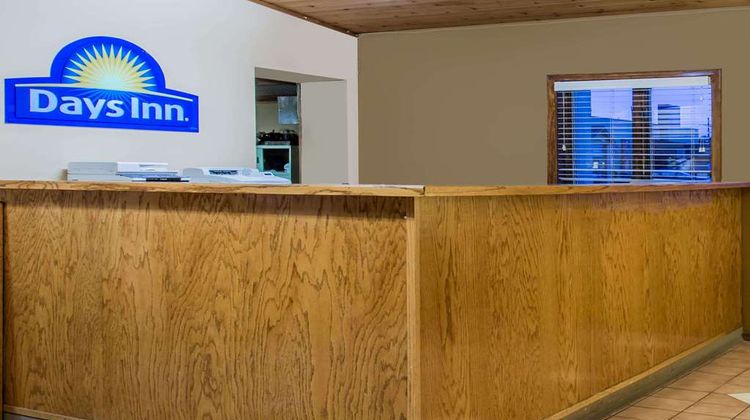 Days Inn West Allis/Milwaukee Lobby