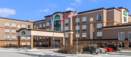 Wingate by Wyndham Calgary South Exterior