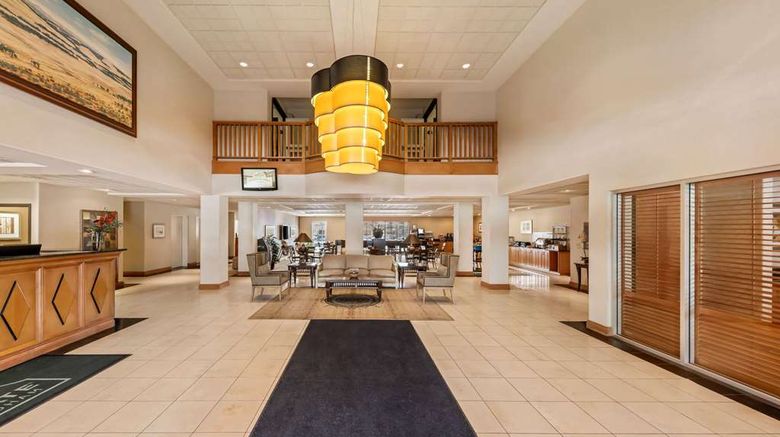 <b>Wingate by Wyndham Calgary South Lobby</b>. Images powered by <a href="https://iceportal.shijigroup.com/" title="IcePortal" target="_blank">IcePortal</a>.