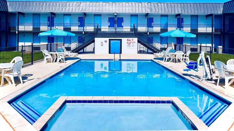 Days Inn Burleson Ft. Worth Pool